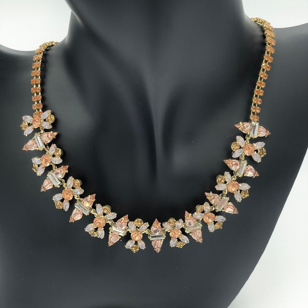 Swarovski Crystal Elements on a Gold toned Necklace - Picture 4 of 15